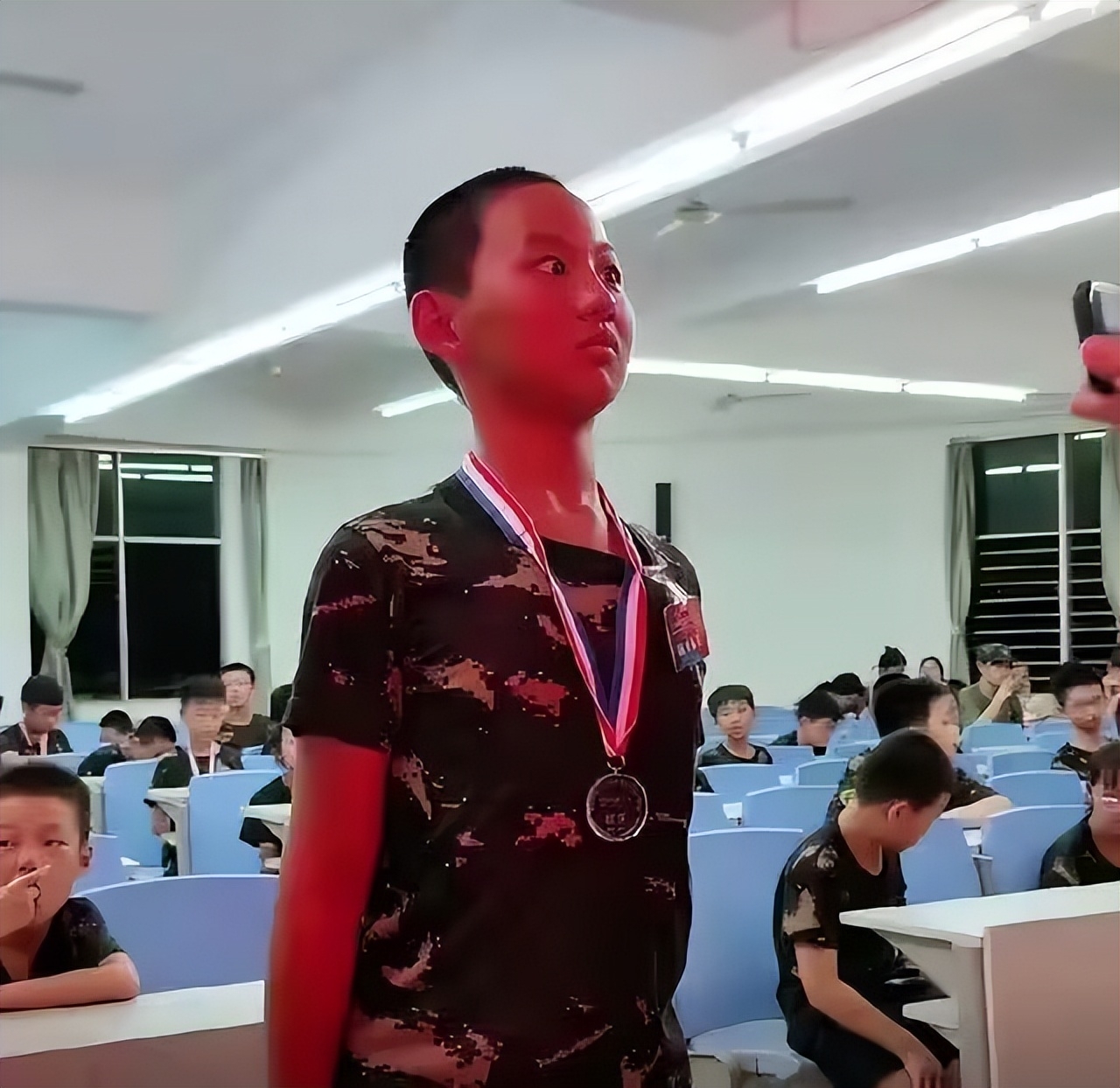 “夏令营兵王”是什么梗？